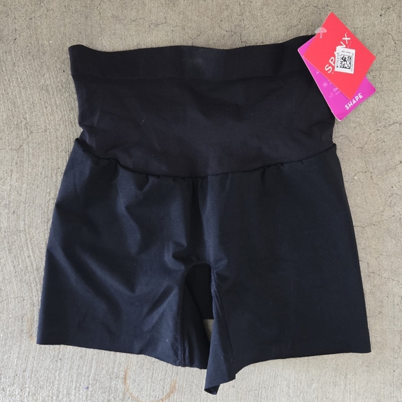 SPANX Black Body Shaper Shorts Shapewear Girdle XS - Picture 1 of 5